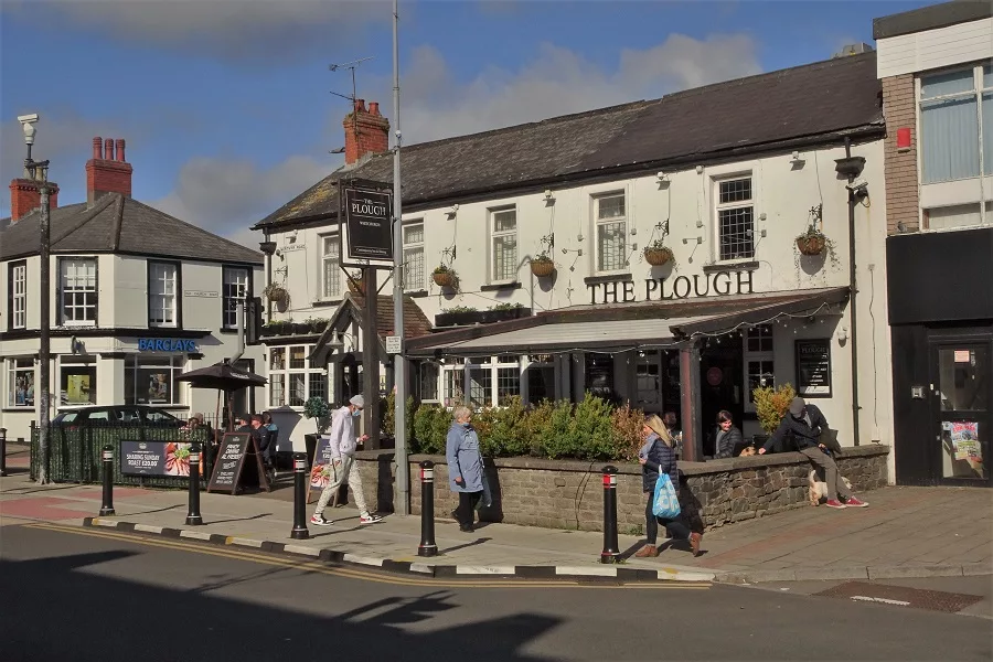 best cardiff rugby pubs